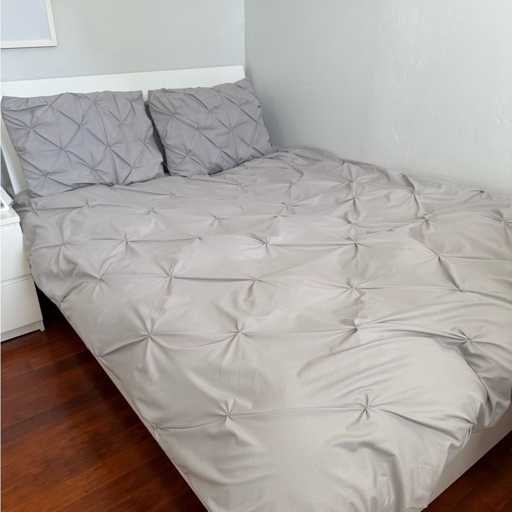 Gray bedding set - full size